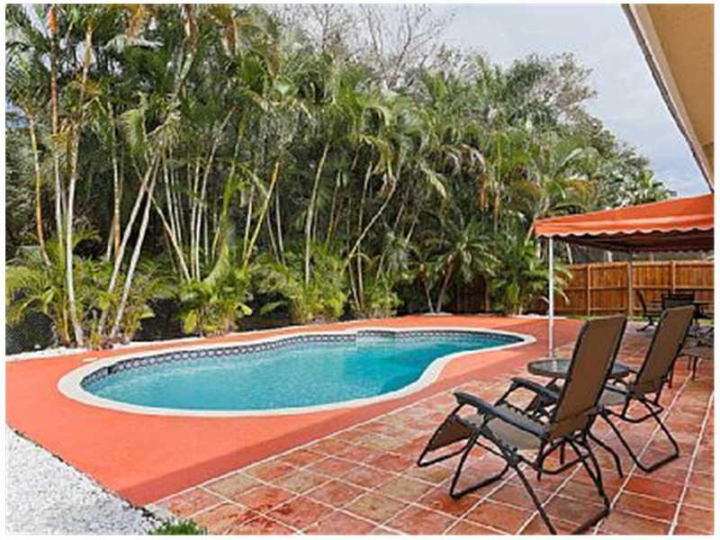 PARKWOOD V - Residential Lease