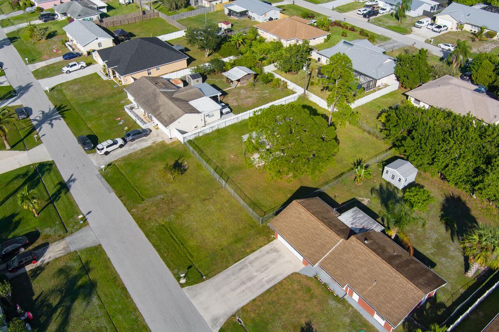 Photo of 171 SE Dwight Avenue, Port Saint Lucie, FL 34983 (MLS # R11148844)