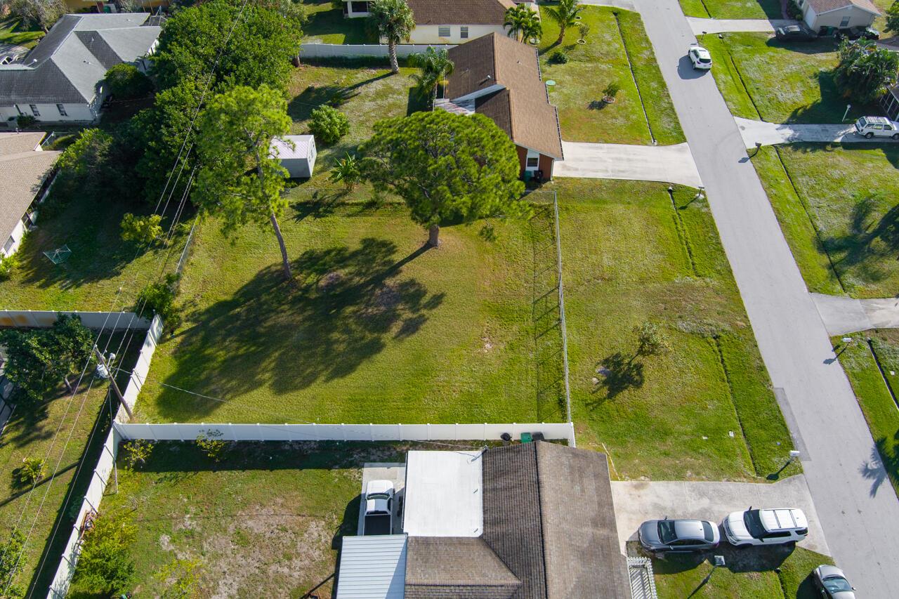 PORT ST LUCIE SECTION 1 - Land
