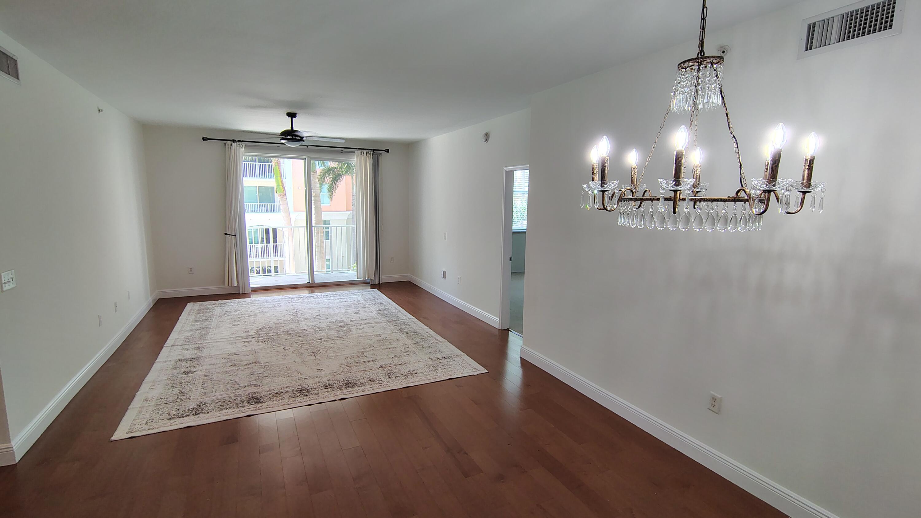 806 E Windward Way 313