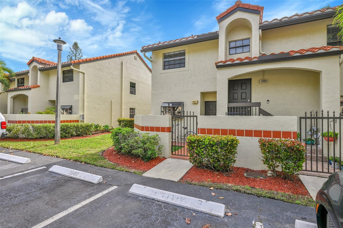 Embassy Square - Residential