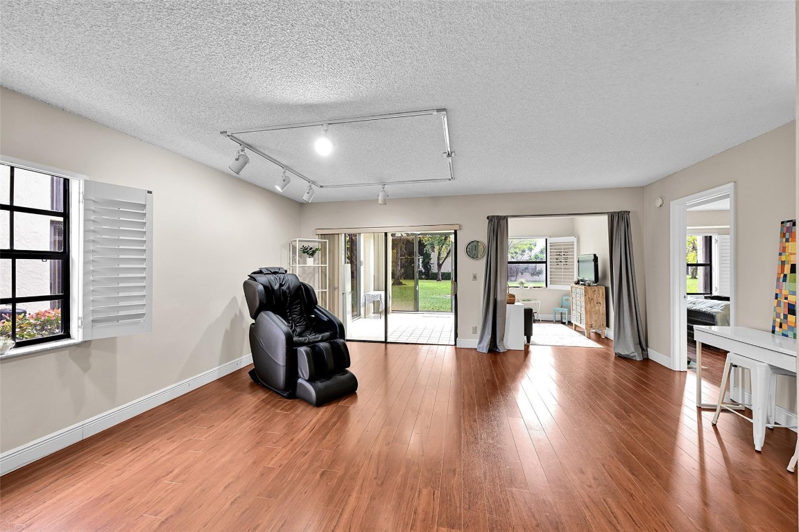 Embassy Square - Residential