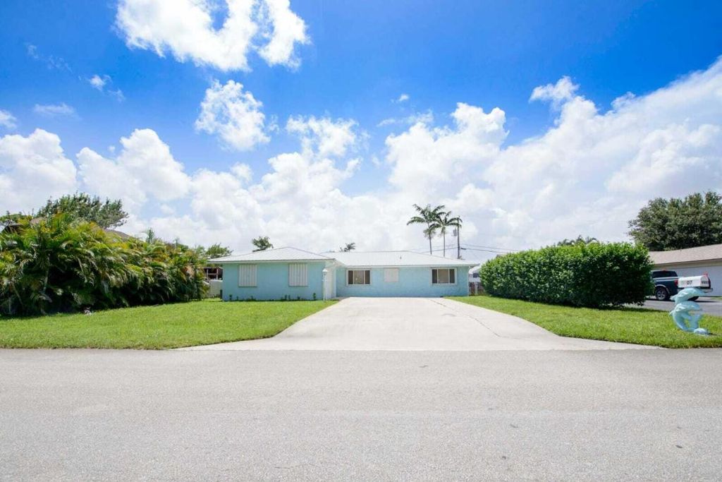 Photo of 6607 Eastview Drive, Lake Worth, FL 33462 (MLS # R11109634)