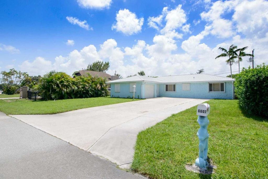 Photo of 6607 Eastview Drive, Lake Worth, FL 33462 (MLS # R11109634)