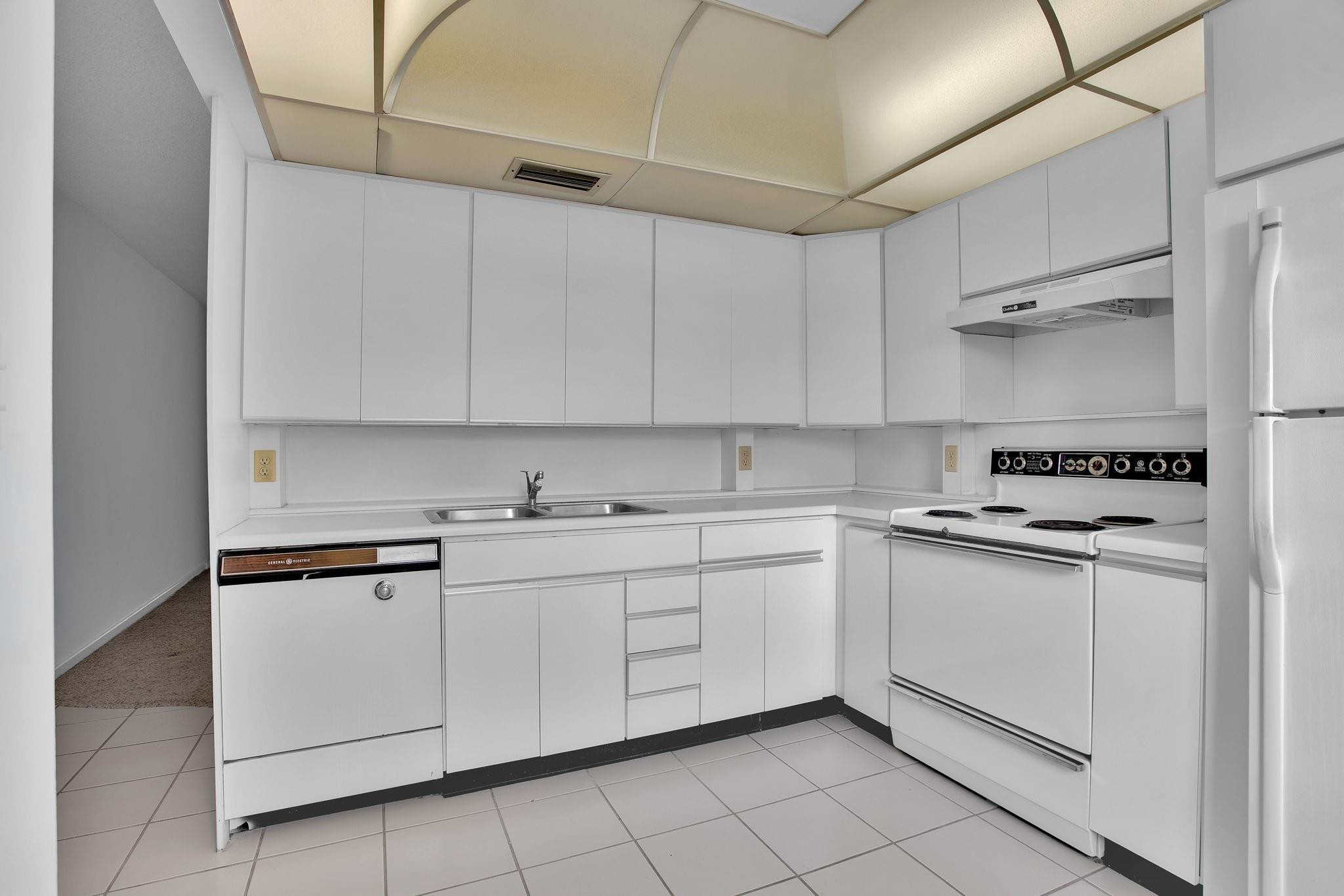 4402 Martinique Court M4