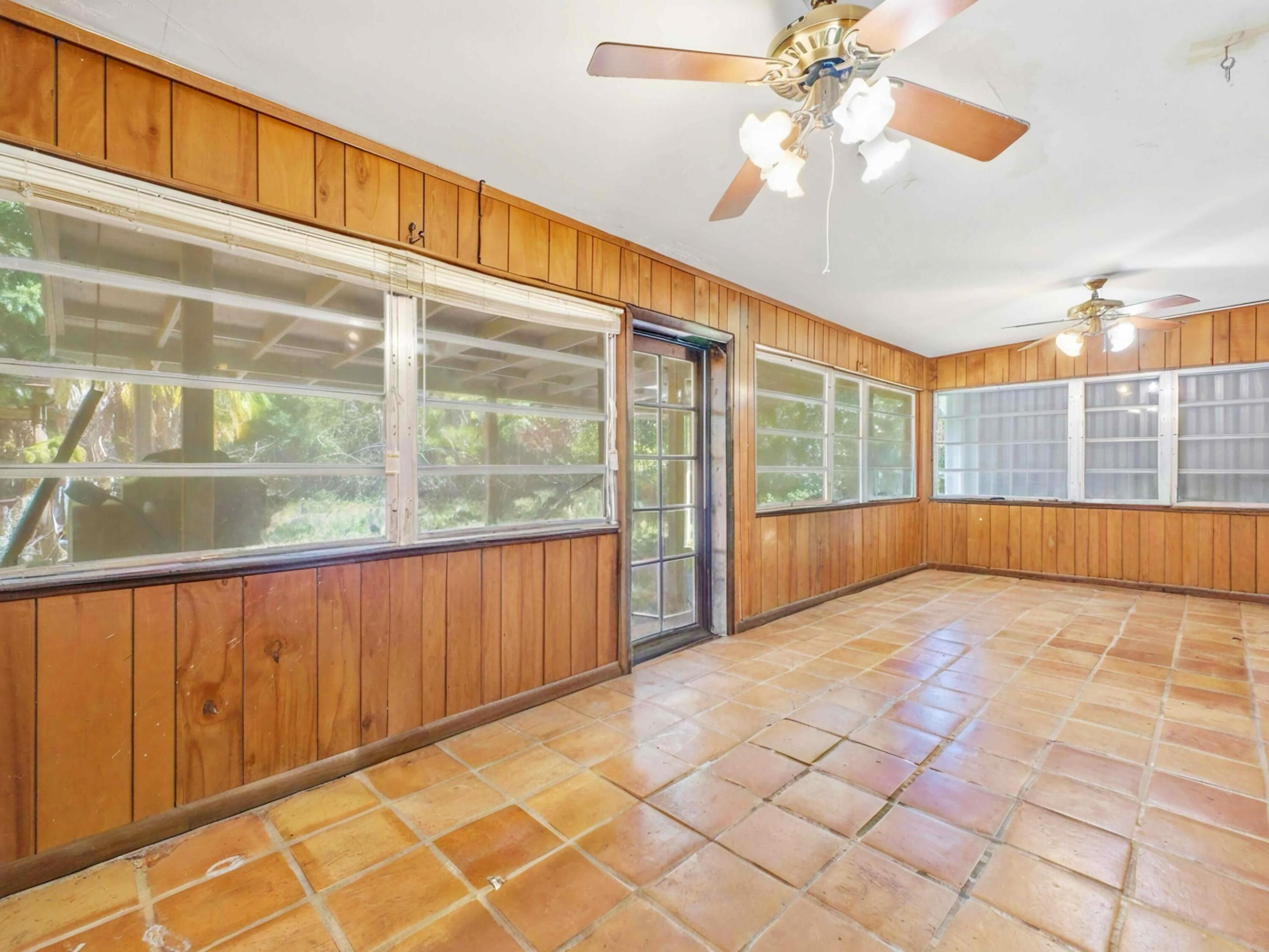 DEER RUN SPRINGS - Residential