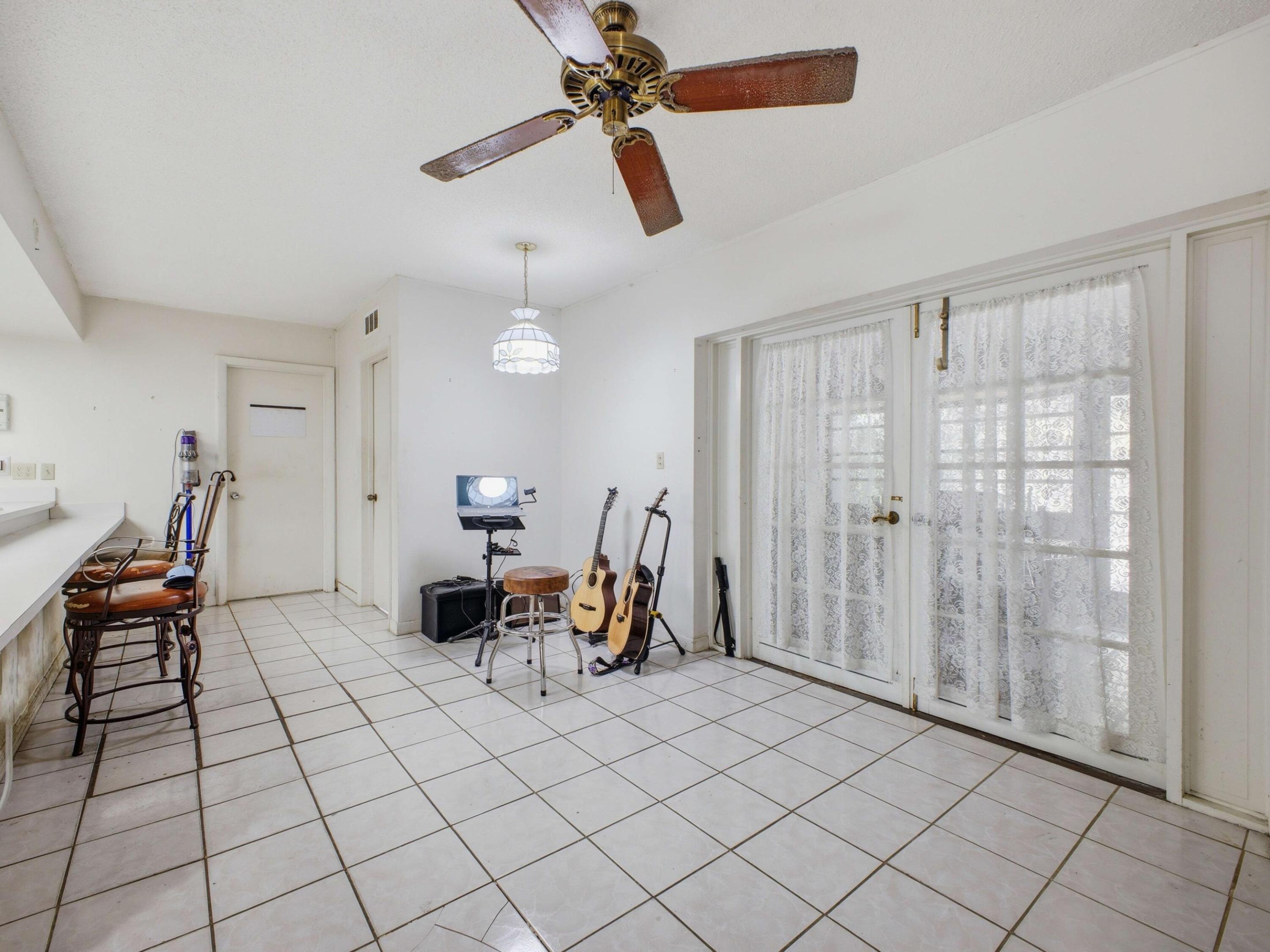 DEER RUN SPRINGS - Residential