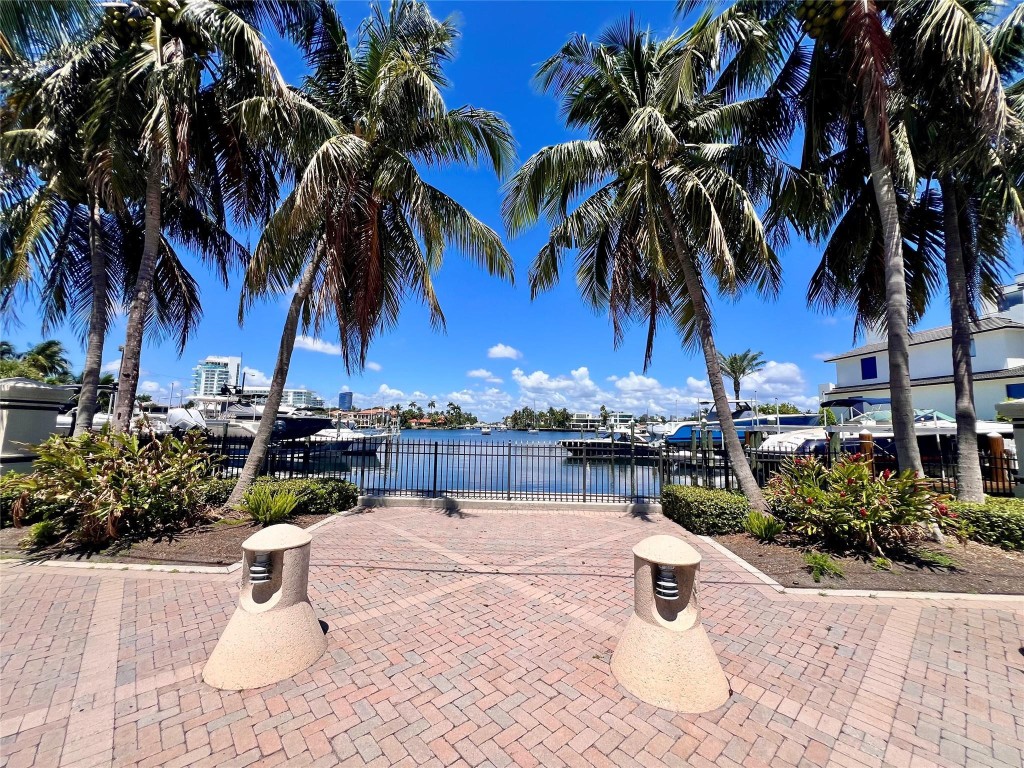 ISLA BAHIA - Residential