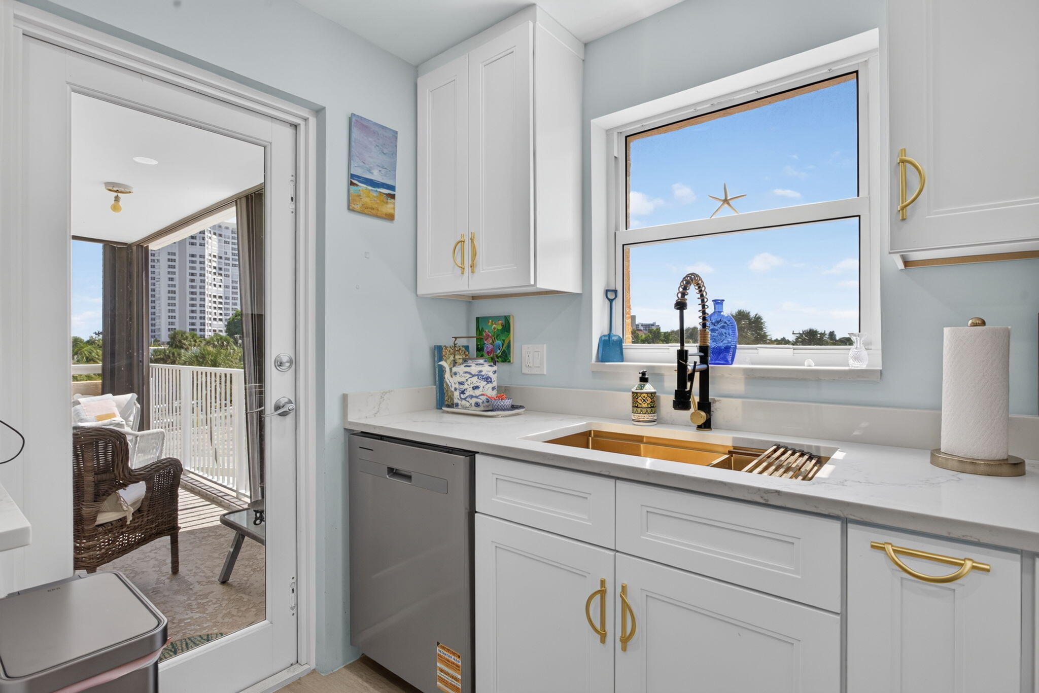 1200 HIBISCUS Avenue 407