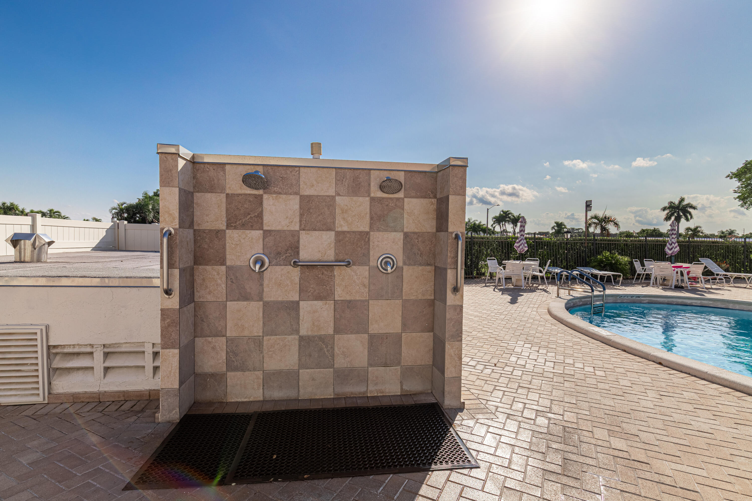 PALM BEACH LEISUREVILLE SEC 10 - Residential
