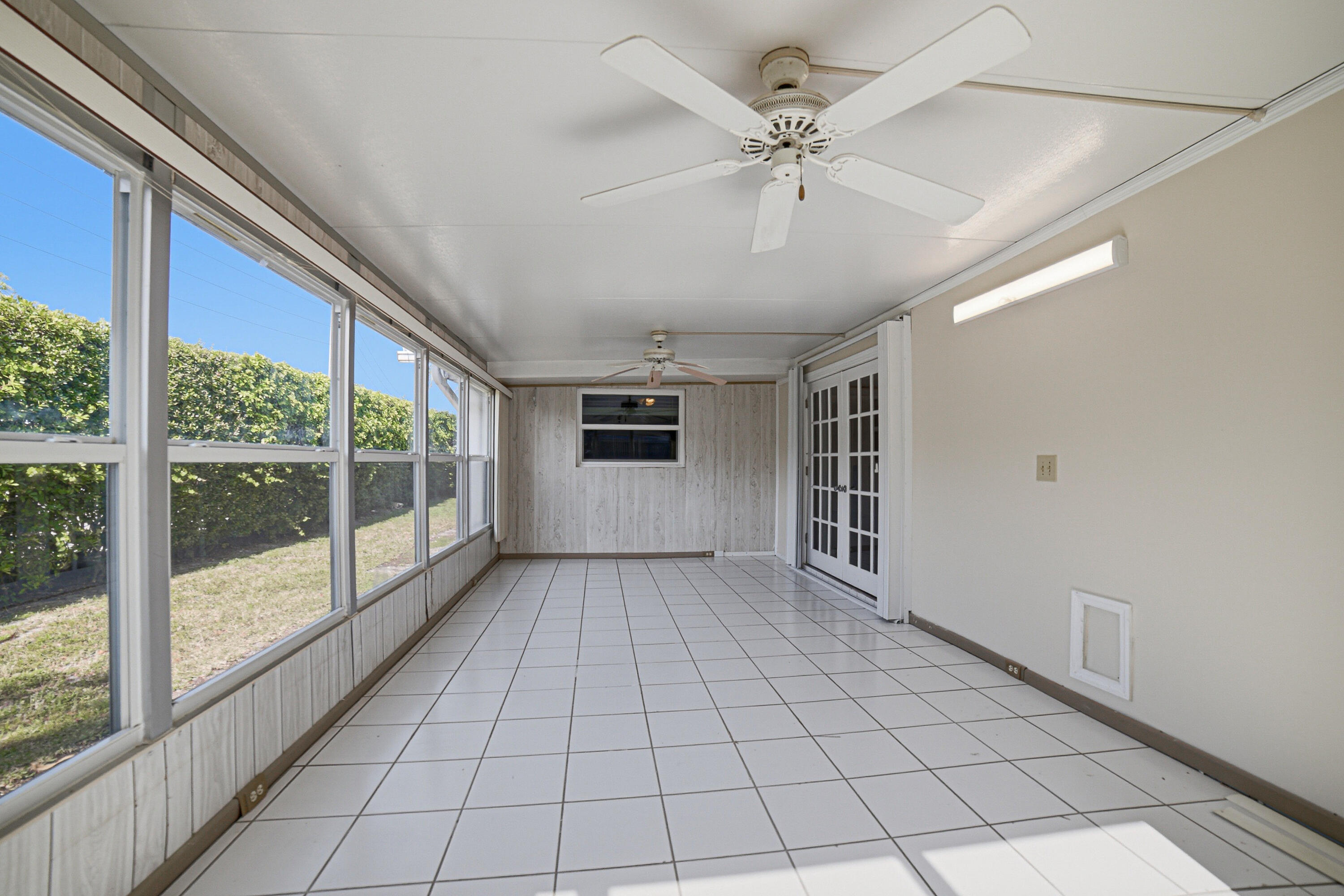 PALM BEACH LEISUREVILLE SEC 10 - Residential