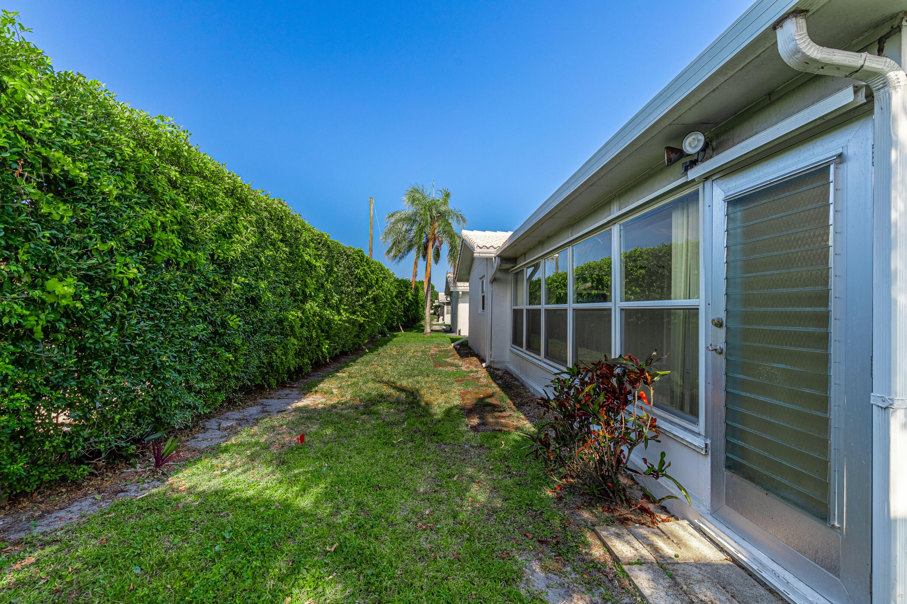 PALM BEACH LEISUREVILLE SEC 10 - Residential