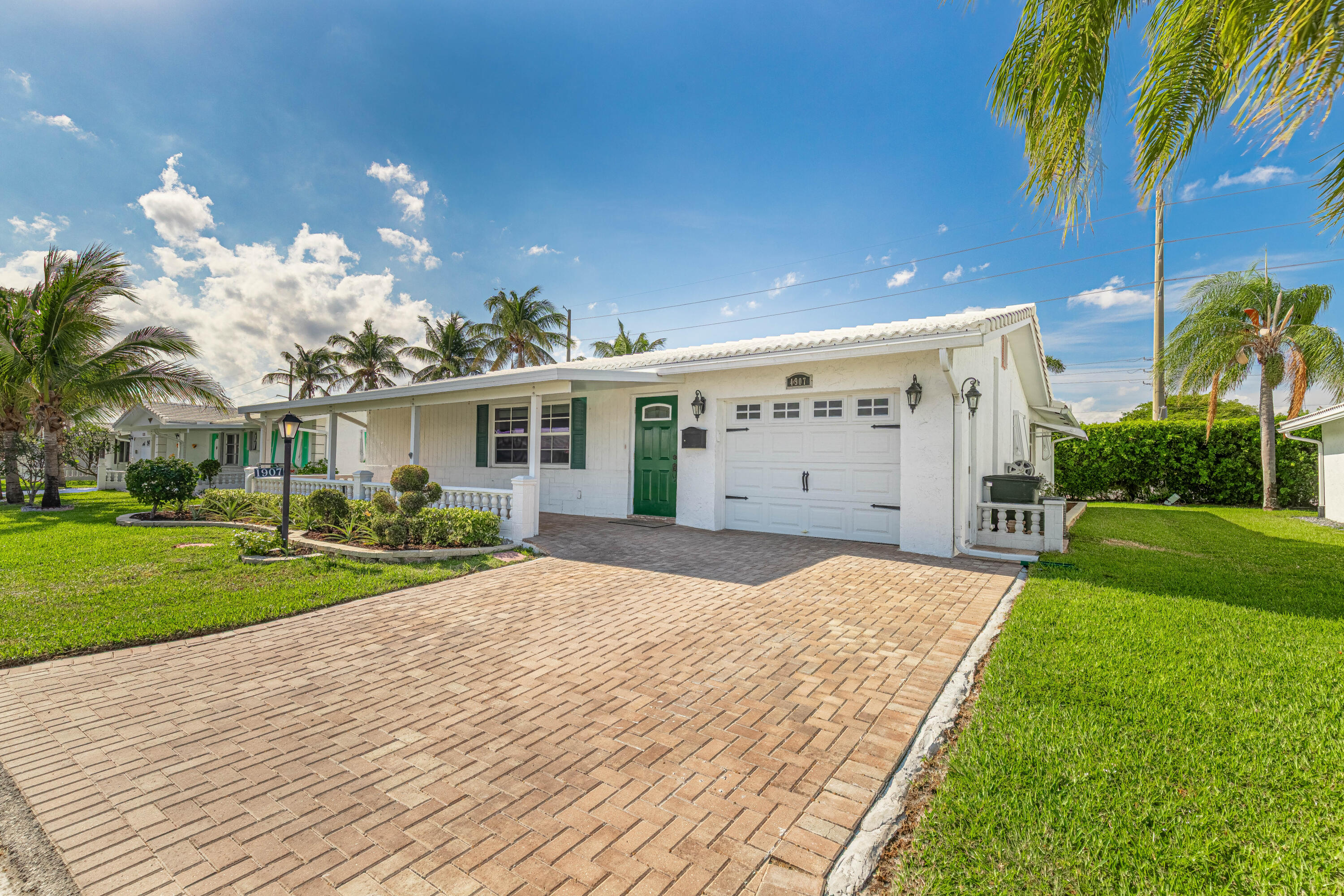 PALM BEACH LEISUREVILLE SEC 10 - Residential