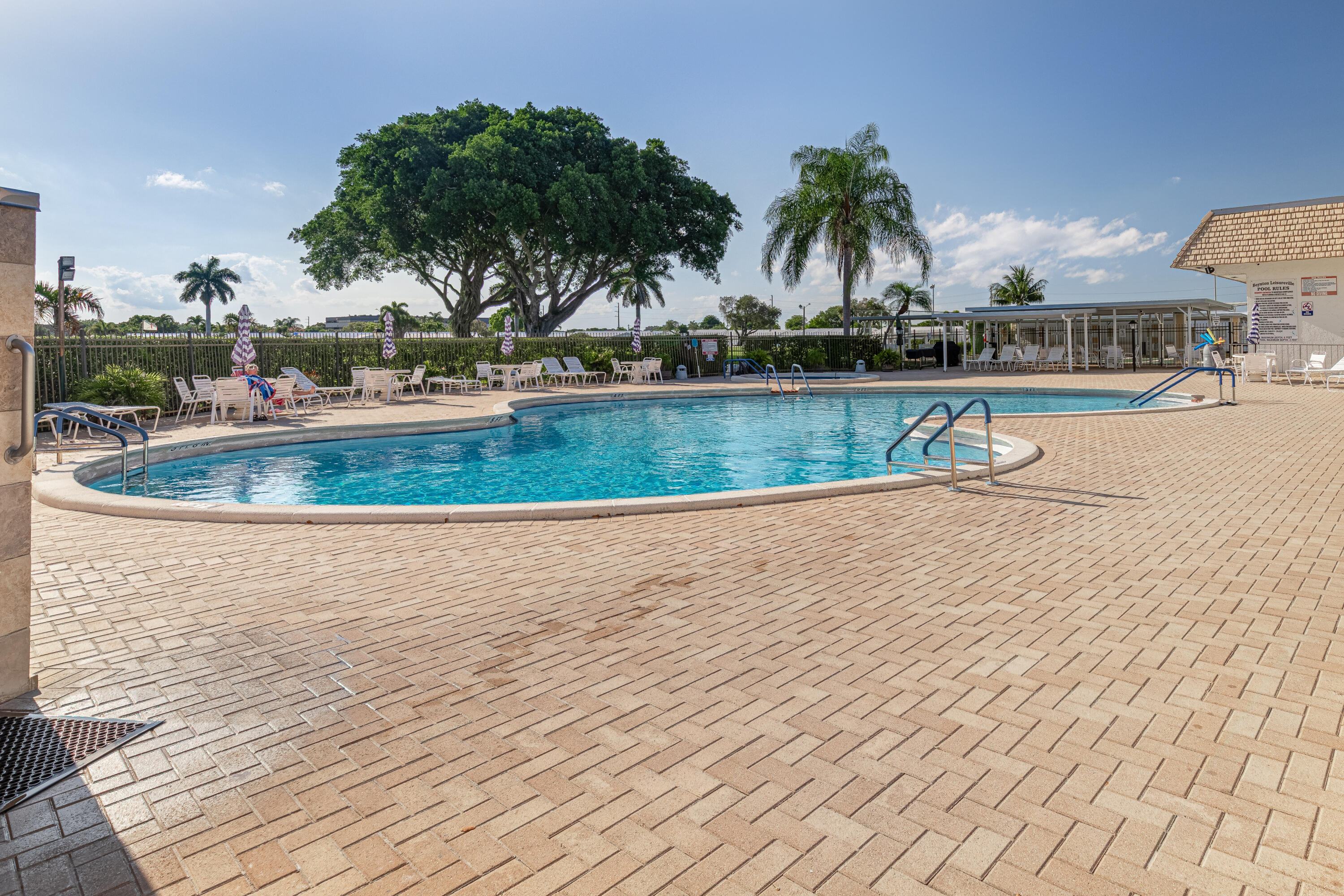 PALM BEACH LEISUREVILLE SEC 10 - Residential