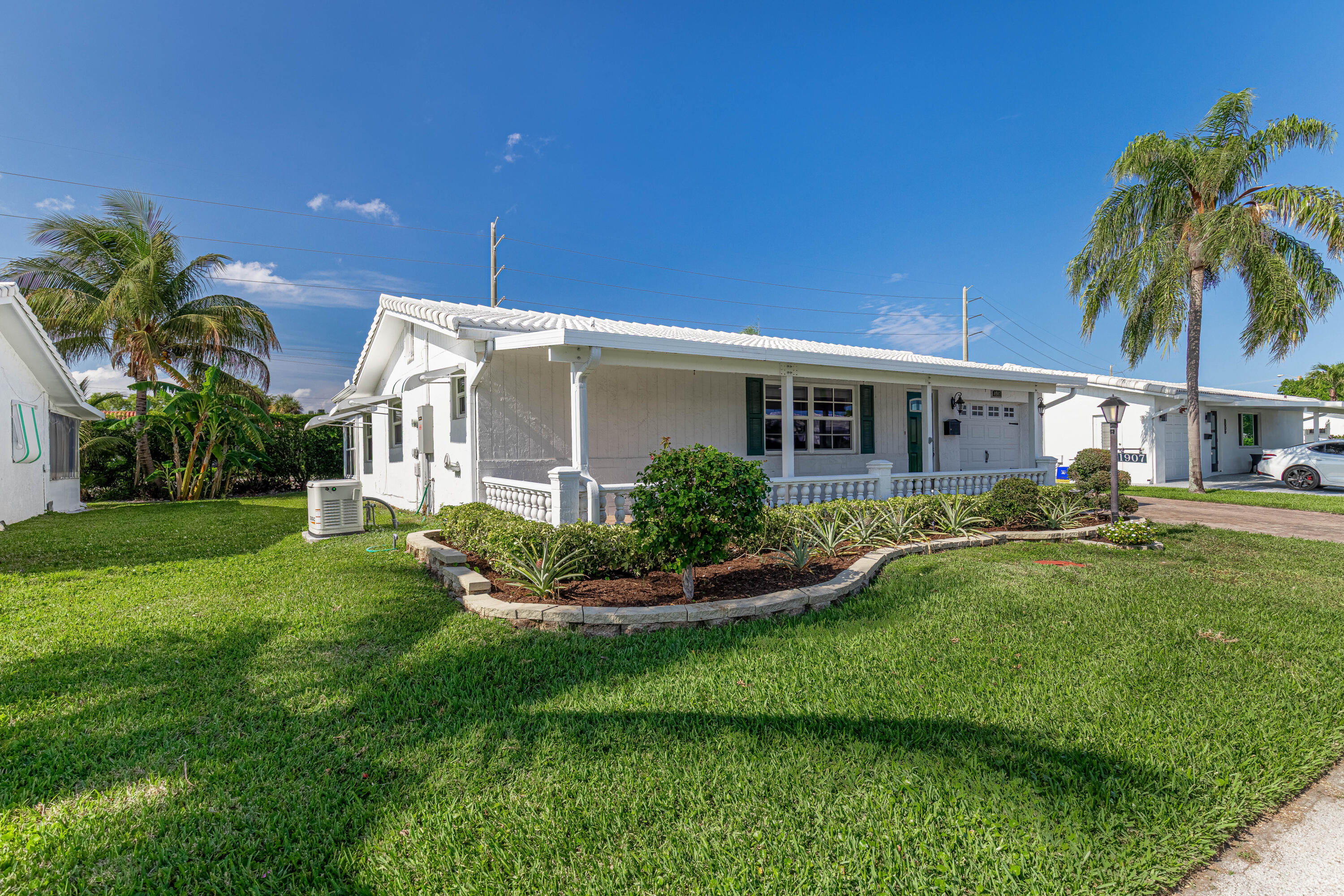 PALM BEACH LEISUREVILLE SEC 10 - Residential