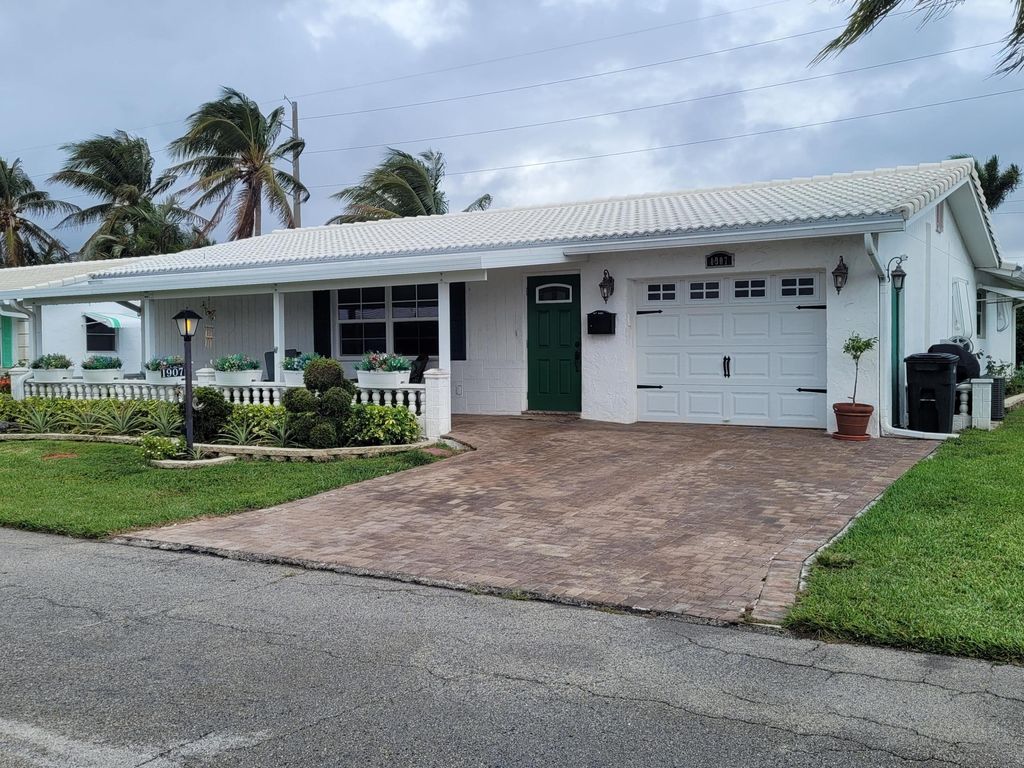 Photo of 1907 SW 16th Avenue, Boynton Beach, FL 33426 (MLS # B26010554)