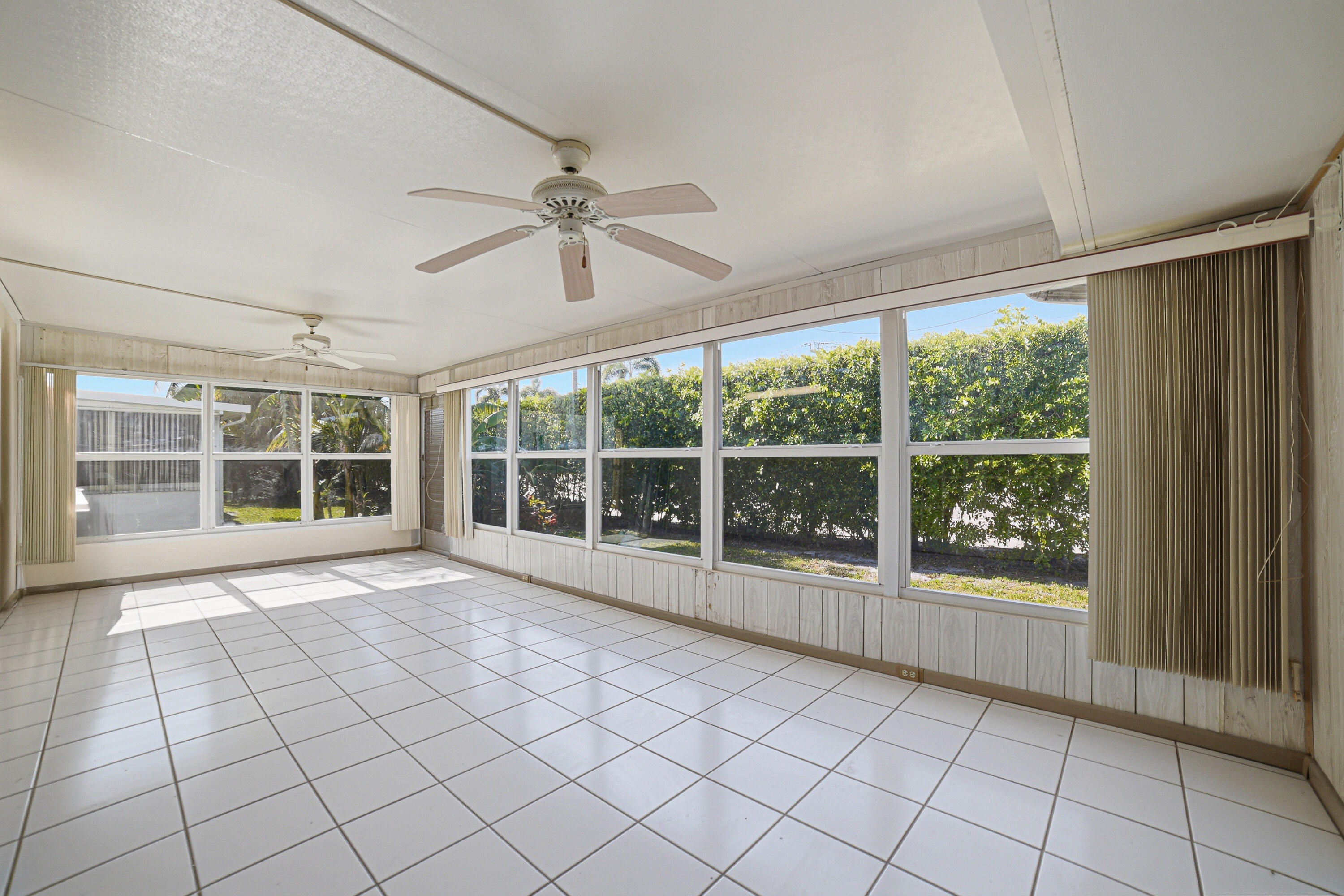 PALM BEACH LEISUREVILLE SEC 10 - Residential