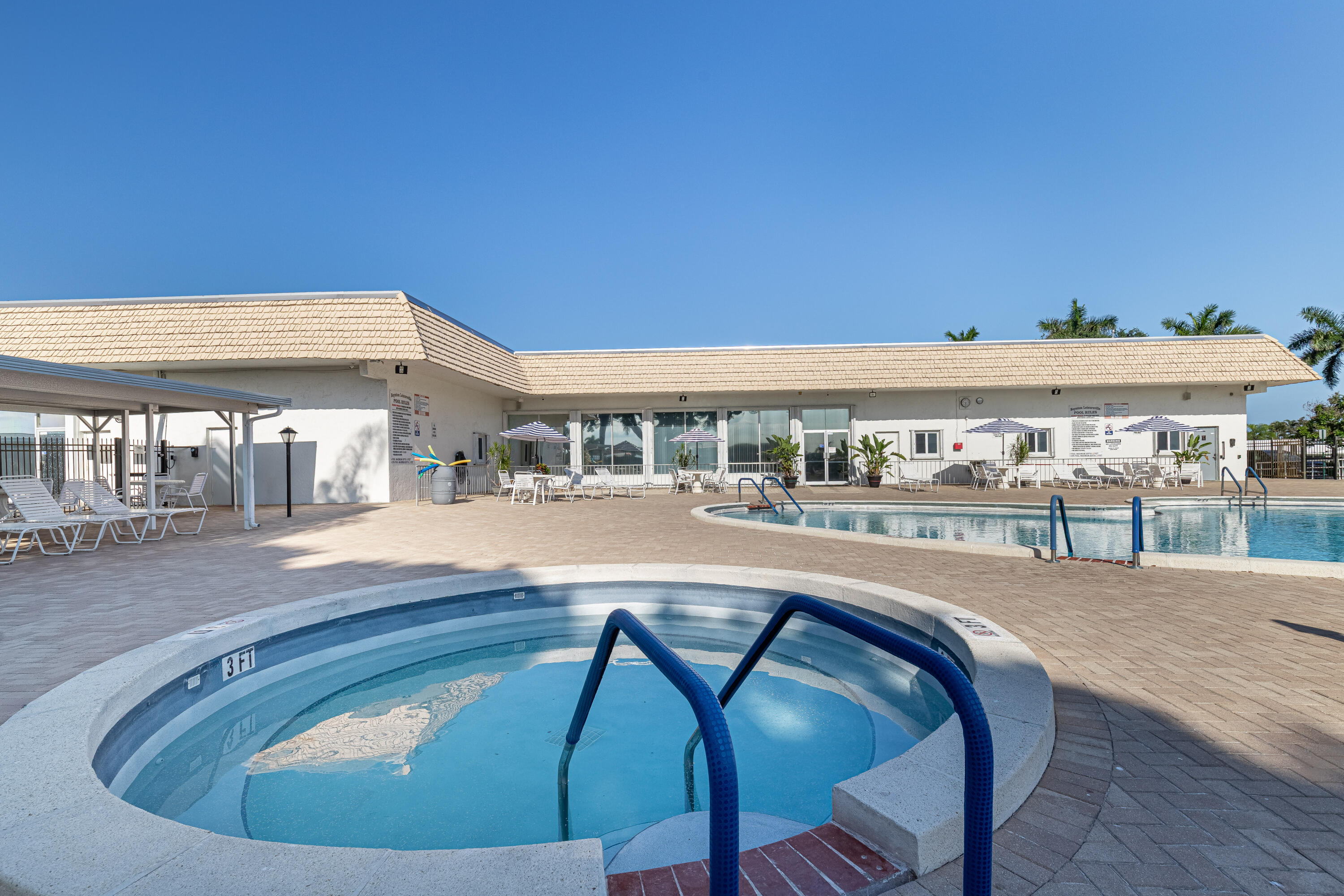 PALM BEACH LEISUREVILLE SEC 10 - Residential