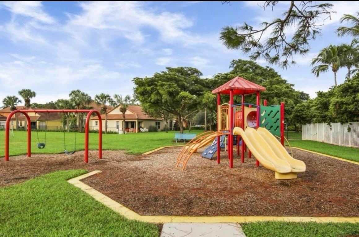 SEMINOLE GARDENS AT WOODBINE - Residential Lease