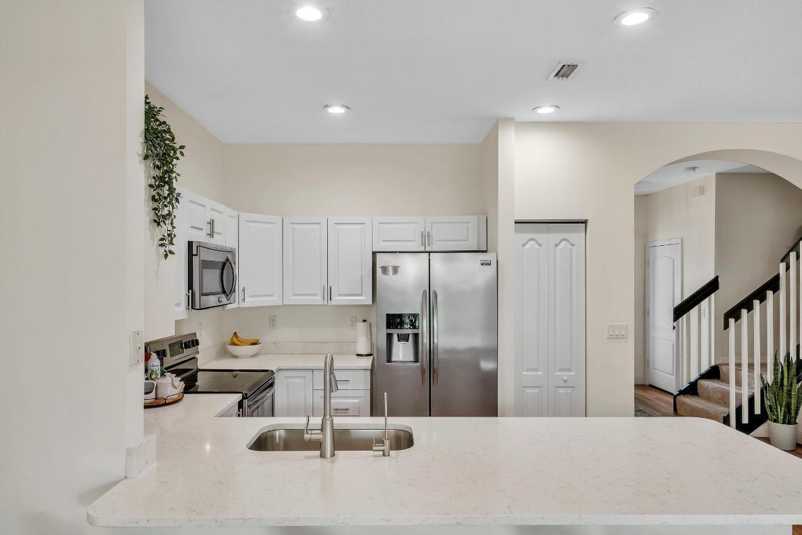 SEMINOLE GARDENS AT WOODBINE - Residential Lease