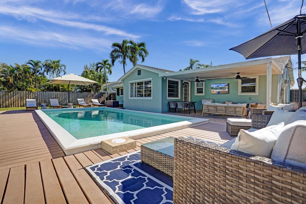 Photo of 123 SE 25th Avenue, Boynton Beach, FL 33435 (MLS # R11054282)