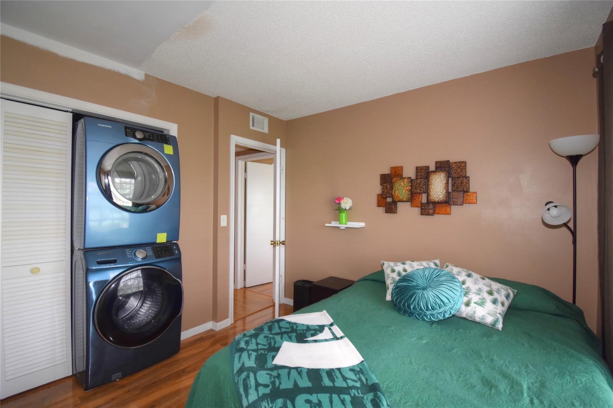 Imperial Point Colonnades - Residential