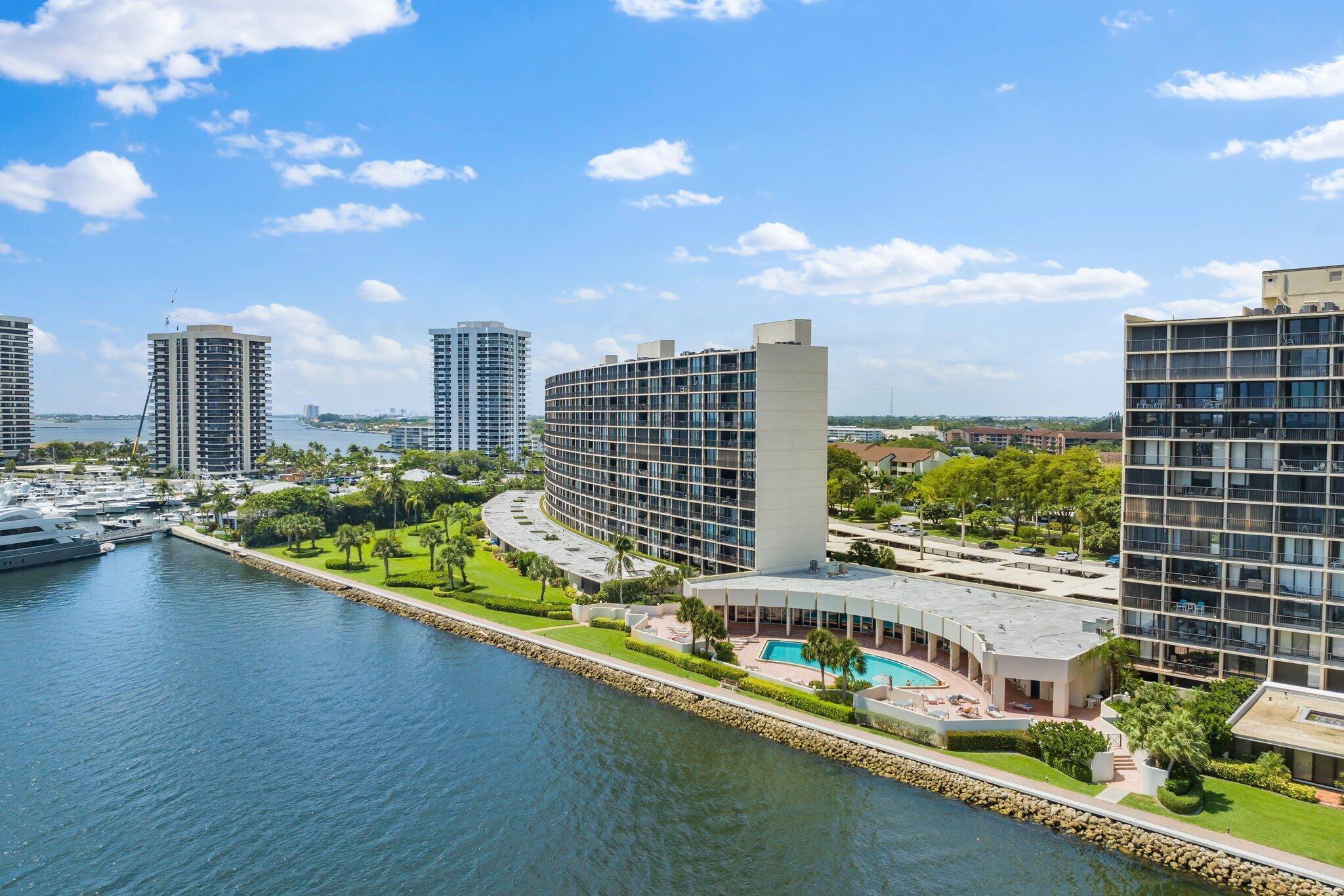 122 Lakeshore Drive G40
