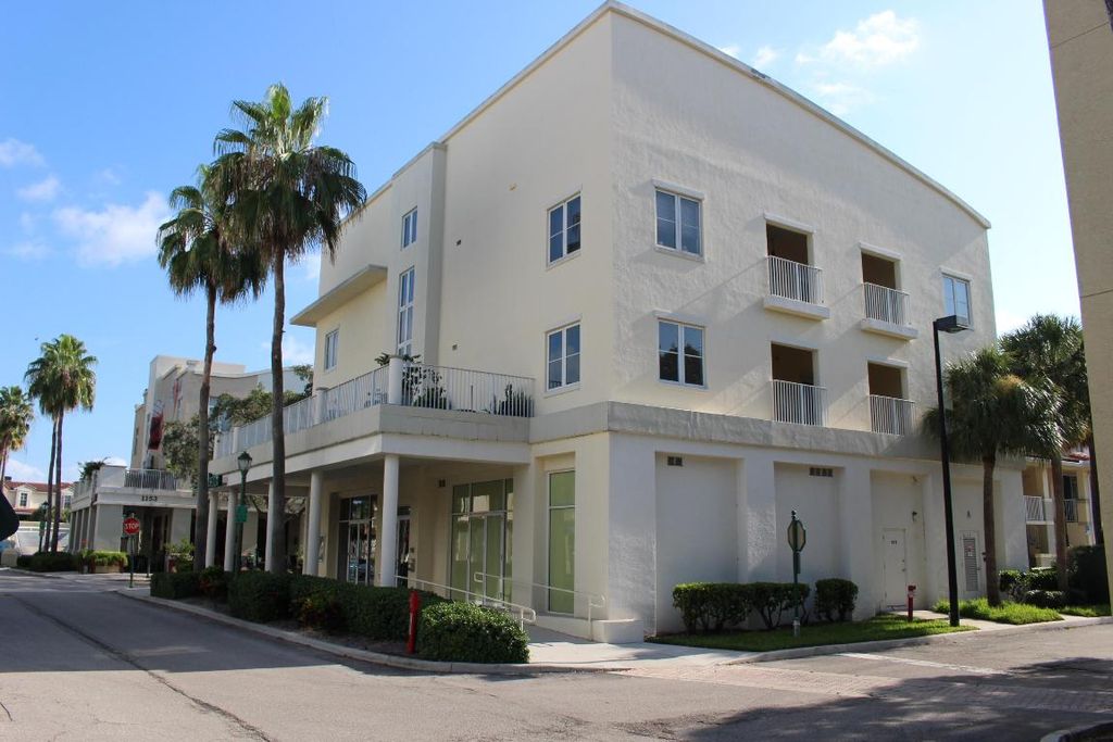 Photo of 1150 Town Center Drive #302, Jupiter, FL 33458 (MLS # R10936800)