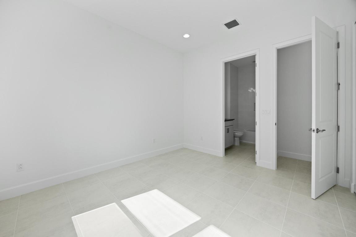 WOODLANDS OF WESTLAKE - Residential Lease