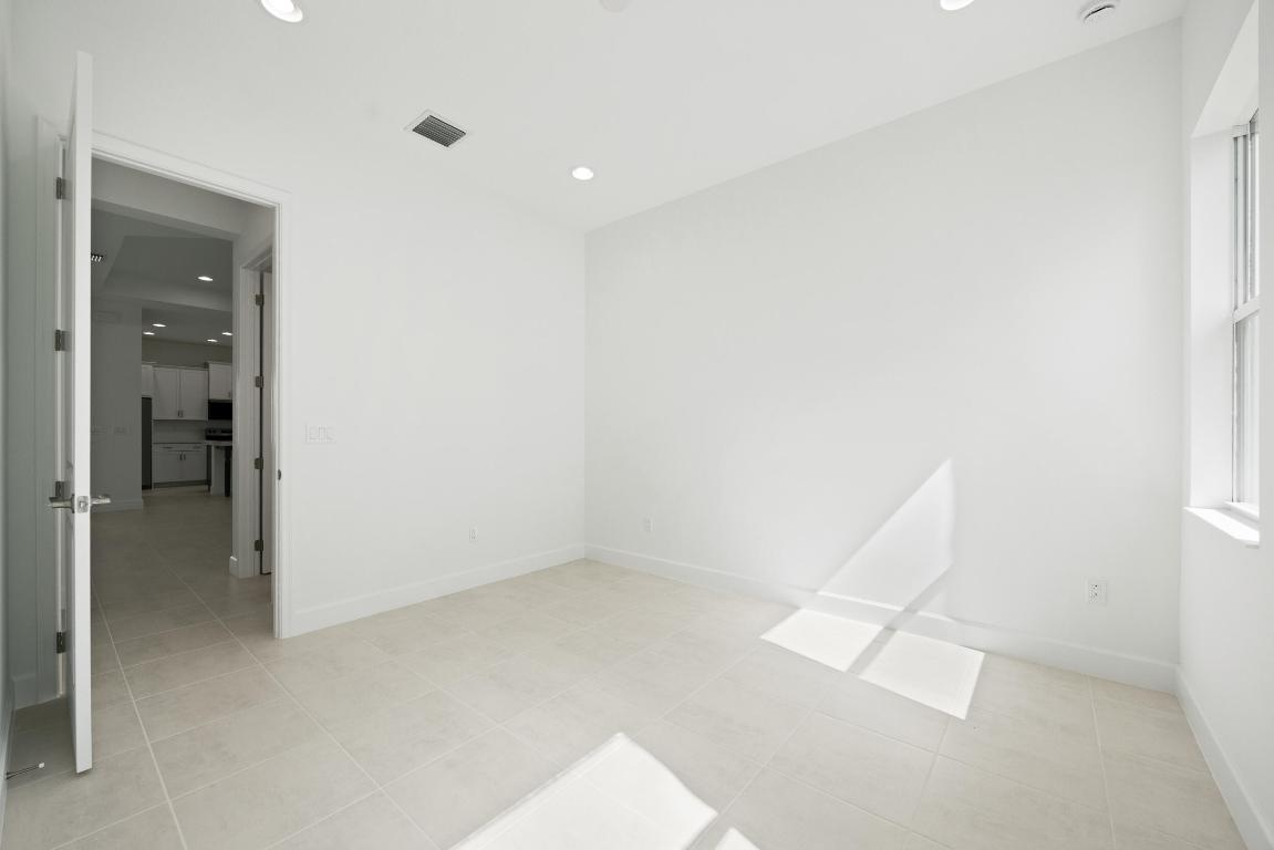 WOODLANDS OF WESTLAKE - Residential Lease