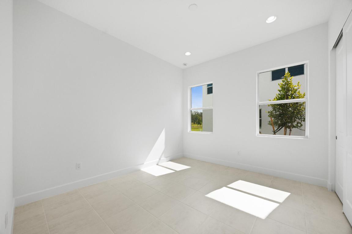 WOODLANDS OF WESTLAKE - Residential Lease