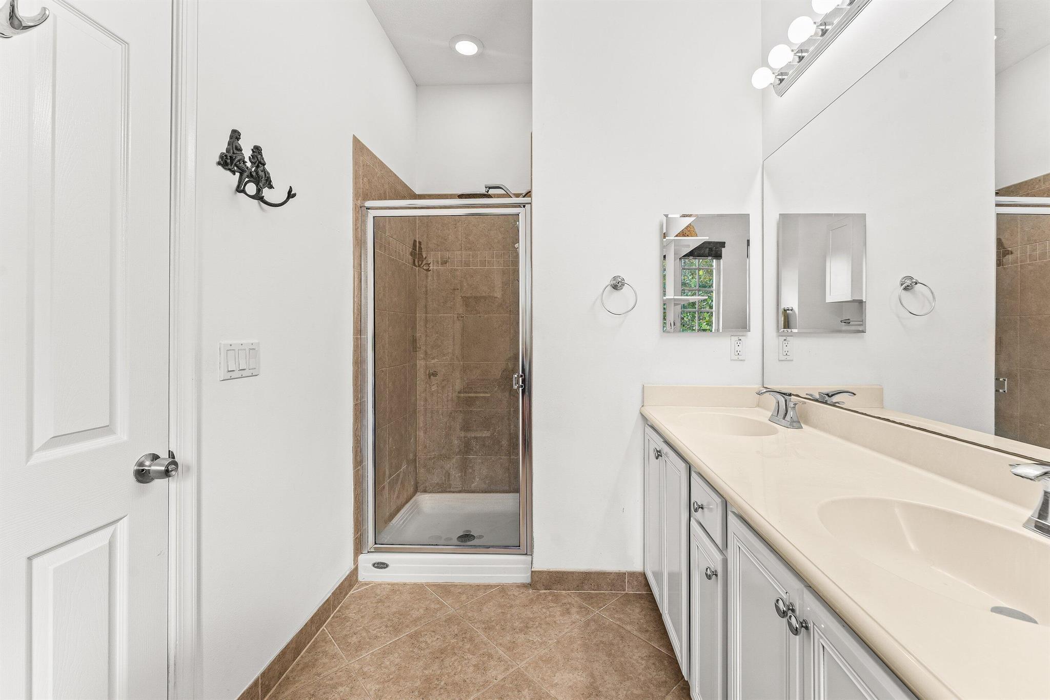 CANTERBURY PLACE - Residential Lease