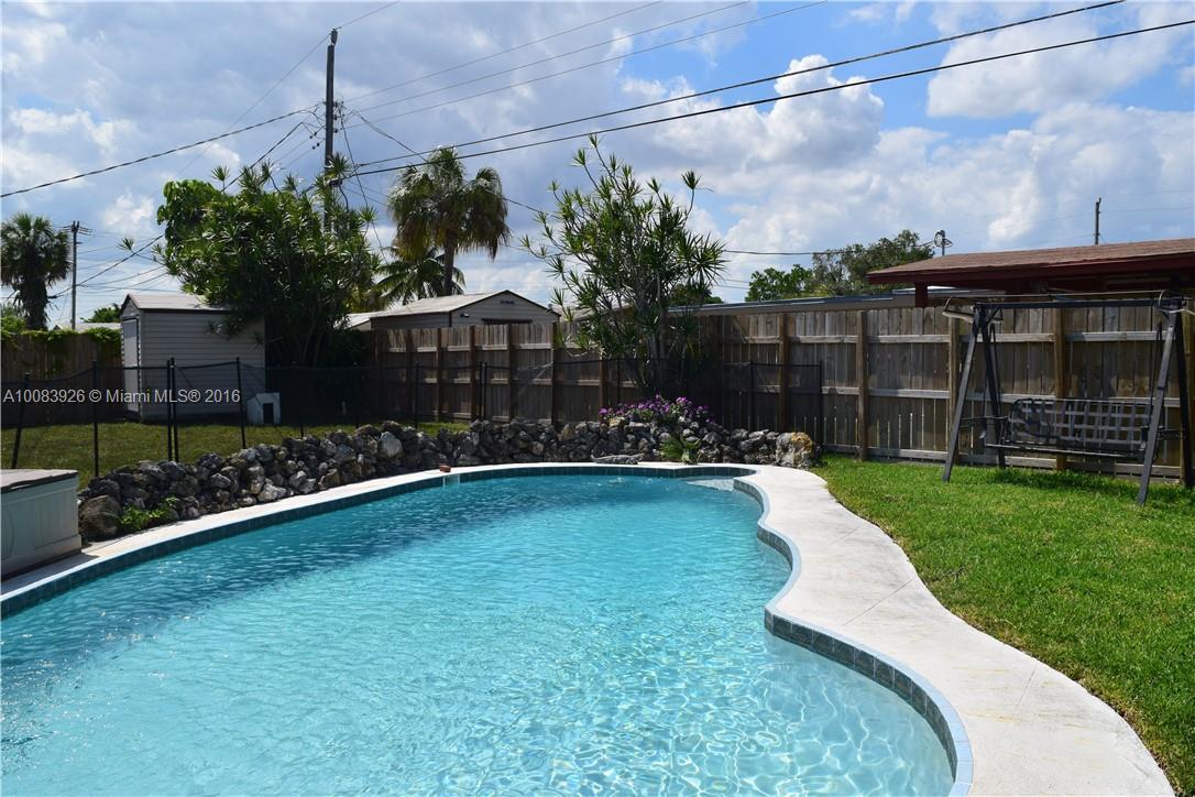 6217 NW 9th Court NW