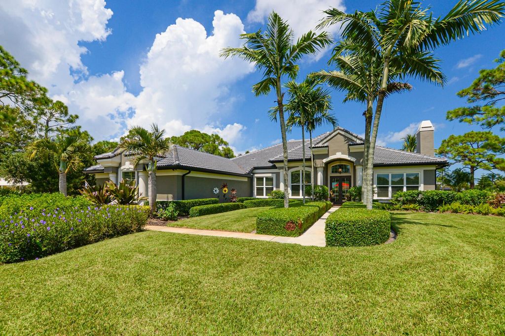 Photo of 5023 SW Bermuda Way, Palm City, FL 34990 (MLS # R10919320)
