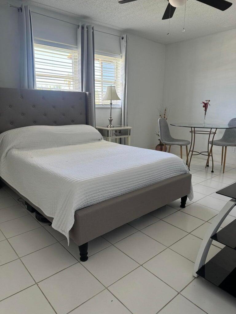 SANDALFOOT SQUIRE CONDO - Residential