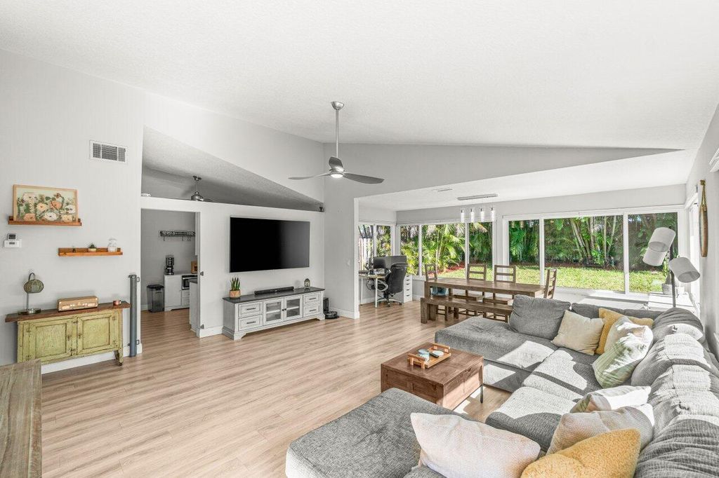 Photo of 2823 SW 2nd Street, Delray Beach, FL 33445 (MLS # R11118869)