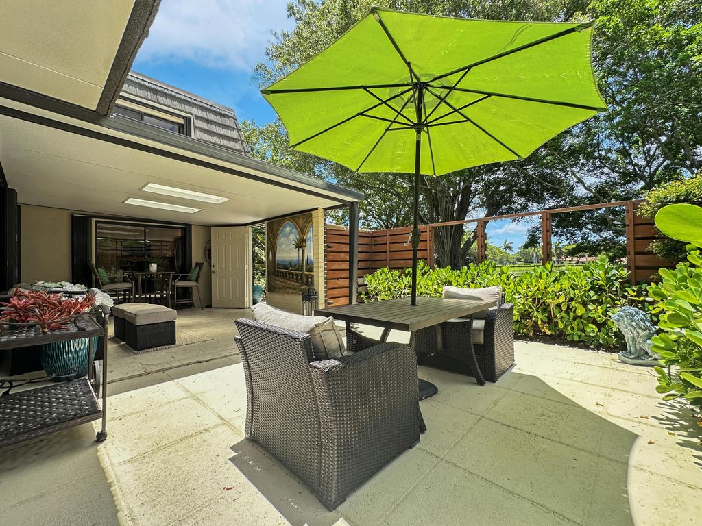 Photo of 1118 11th Terrace, Palm Beach Gardens, FL 33418 (MLS # R10998604)