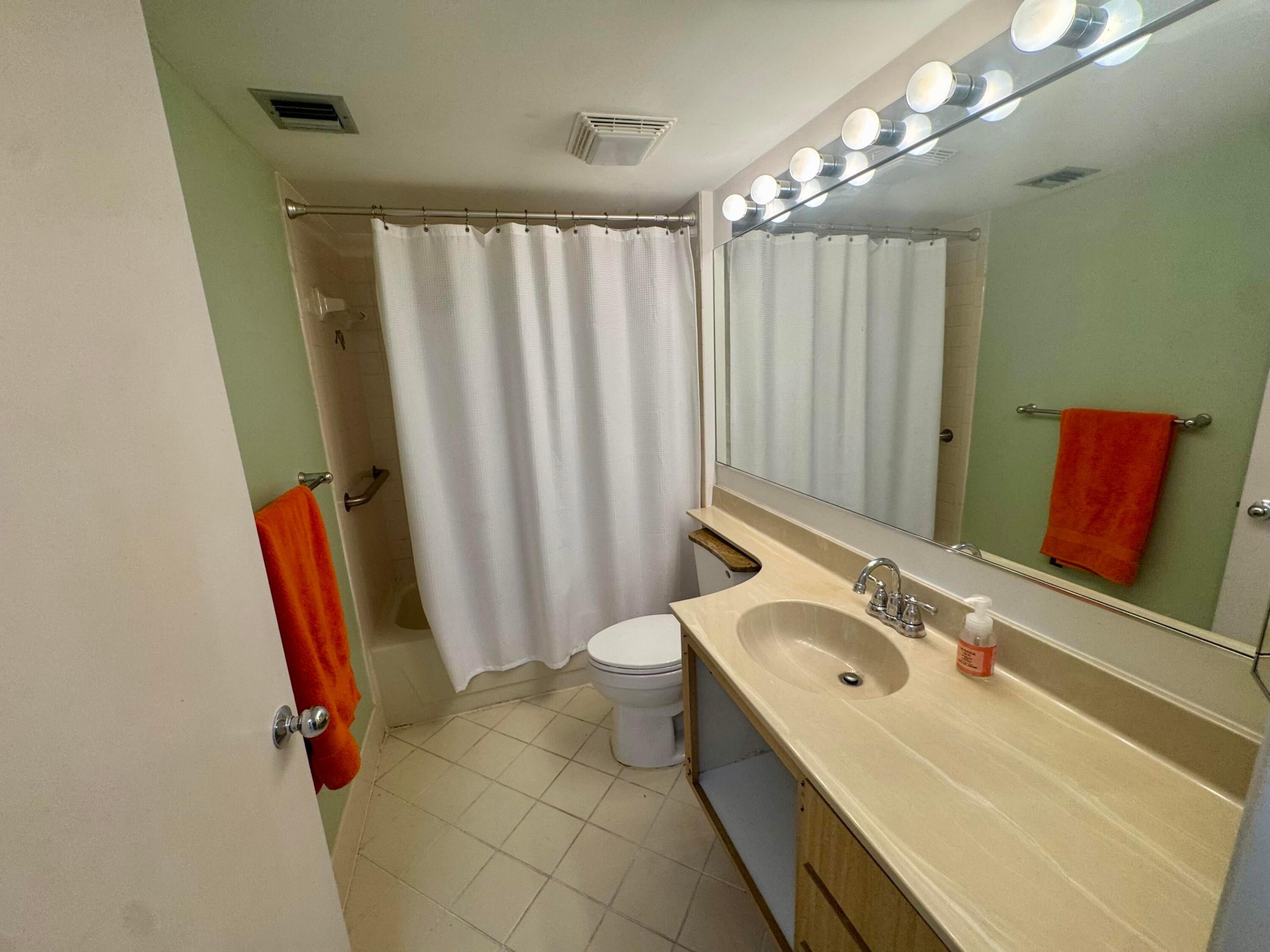 601 SEAFARER Circle 405