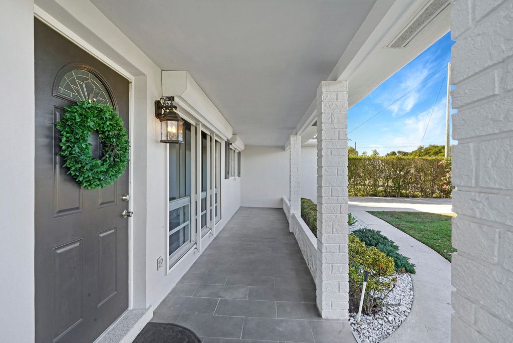 Photo of 216 NE 31st Street, Boca Raton, FL 33431 (MLS # B26024430)