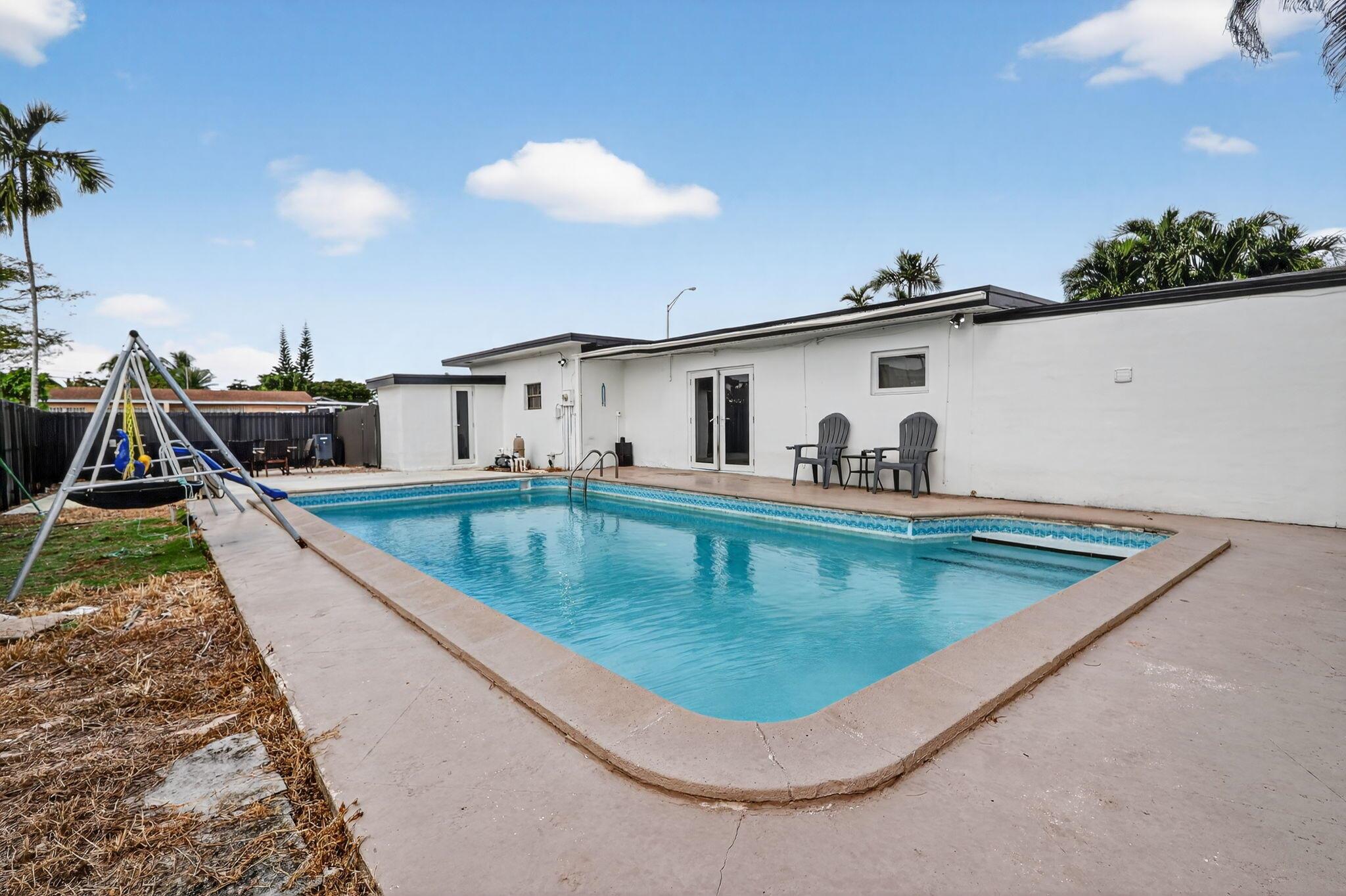 PALM SPRINGS SUB SEC B 4T - Residential