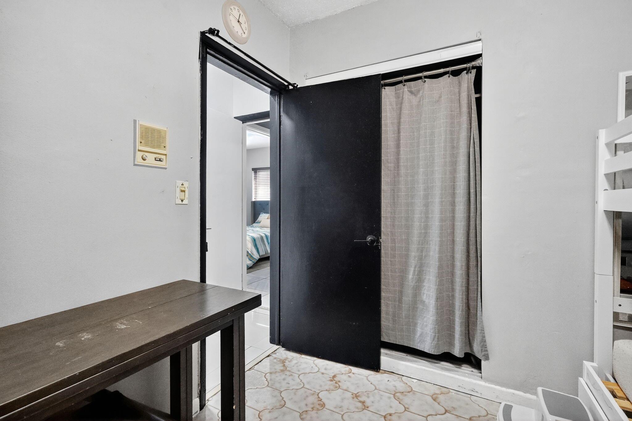 PALM SPRINGS SUB SEC B 4T - Residential