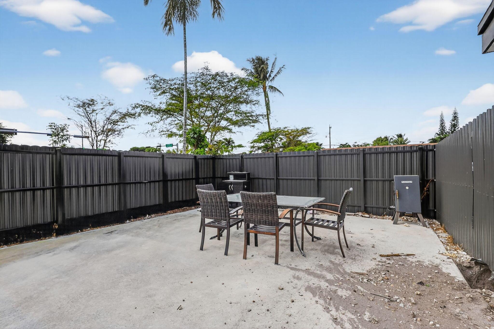 PALM SPRINGS SUB SEC B 4T - Residential