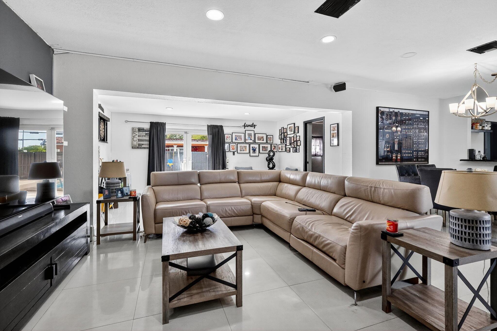 PALM SPRINGS SUB SEC B 4T - Residential