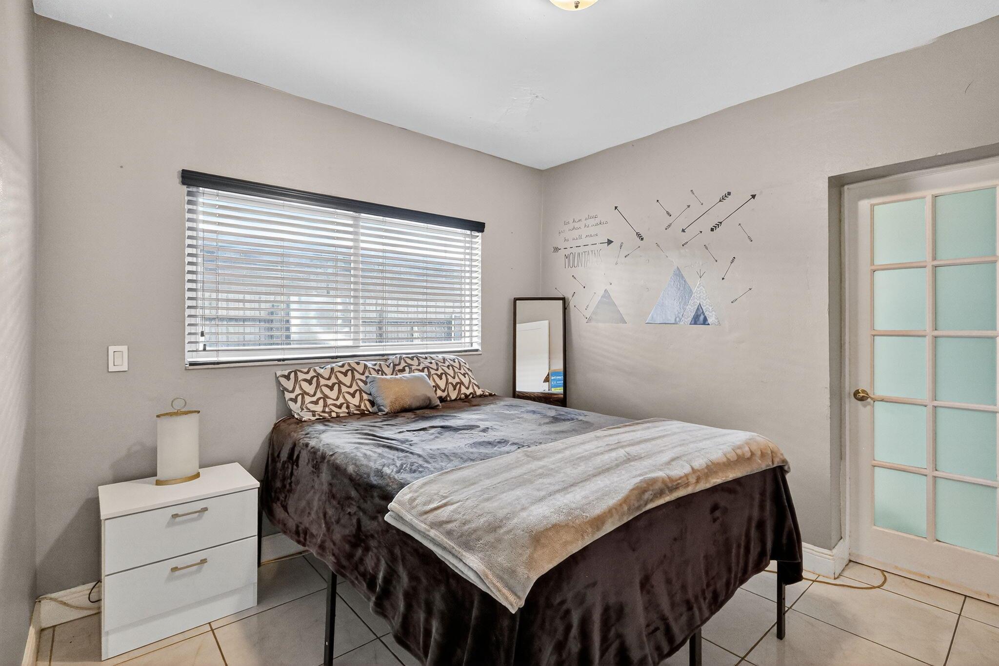 PALM SPRINGS SUB SEC B 4T - Residential