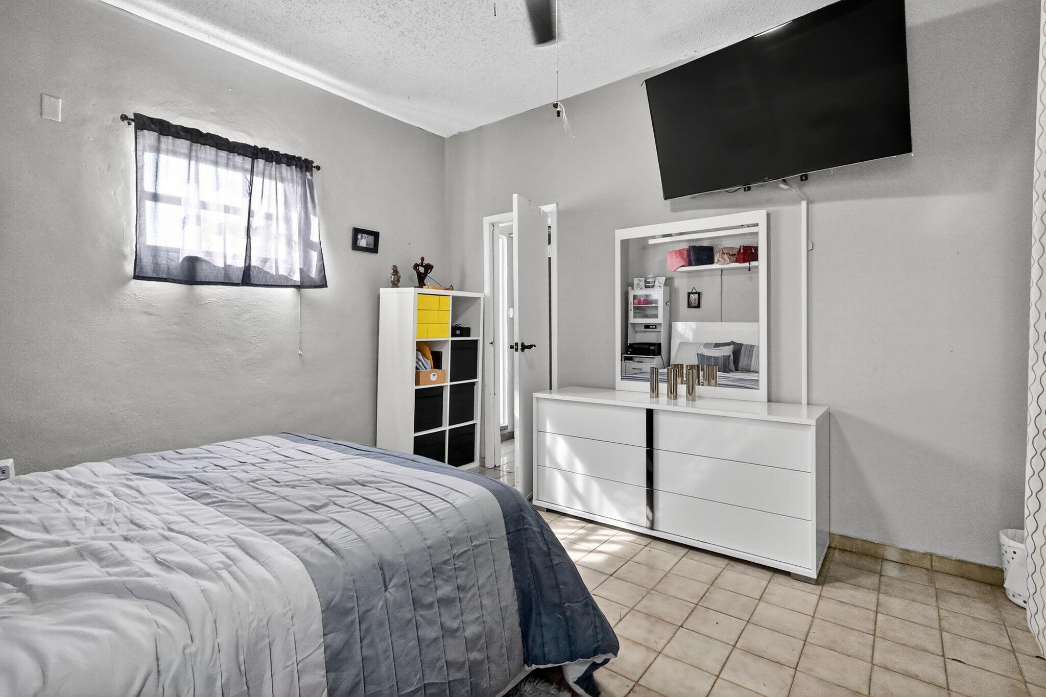 PALM SPRINGS SUB SEC B 4T - Residential