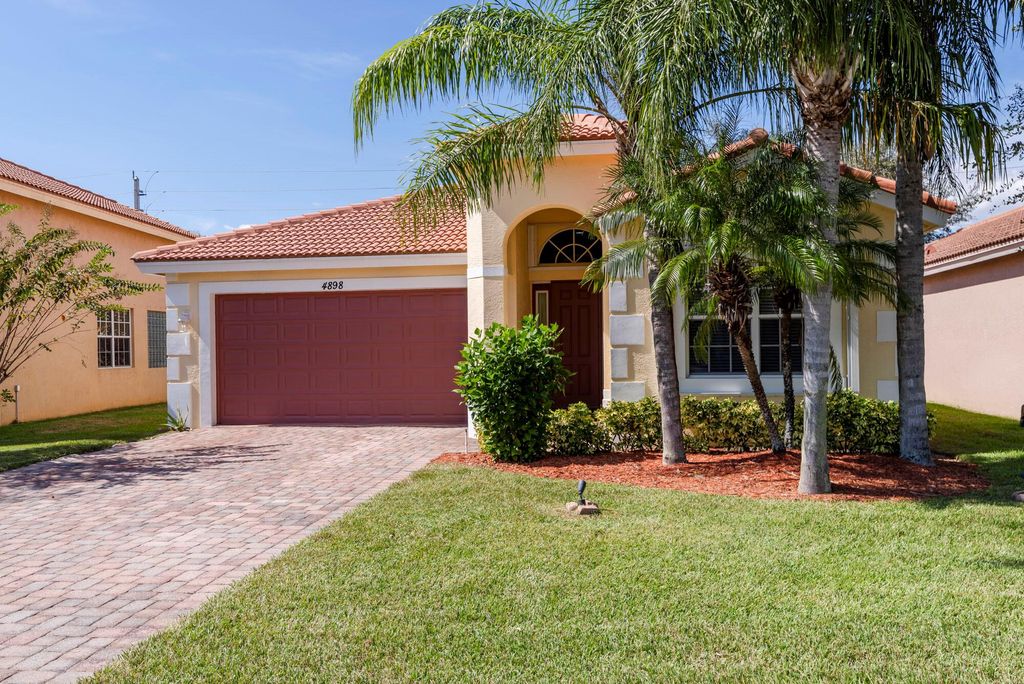 Photo of 4898 SE Askew Avenue, Stuart, FL 34997 (MLS # R10930904)