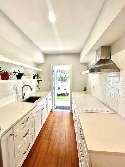 11 SW 4th Avenue 8 Boca Raton FL 33432