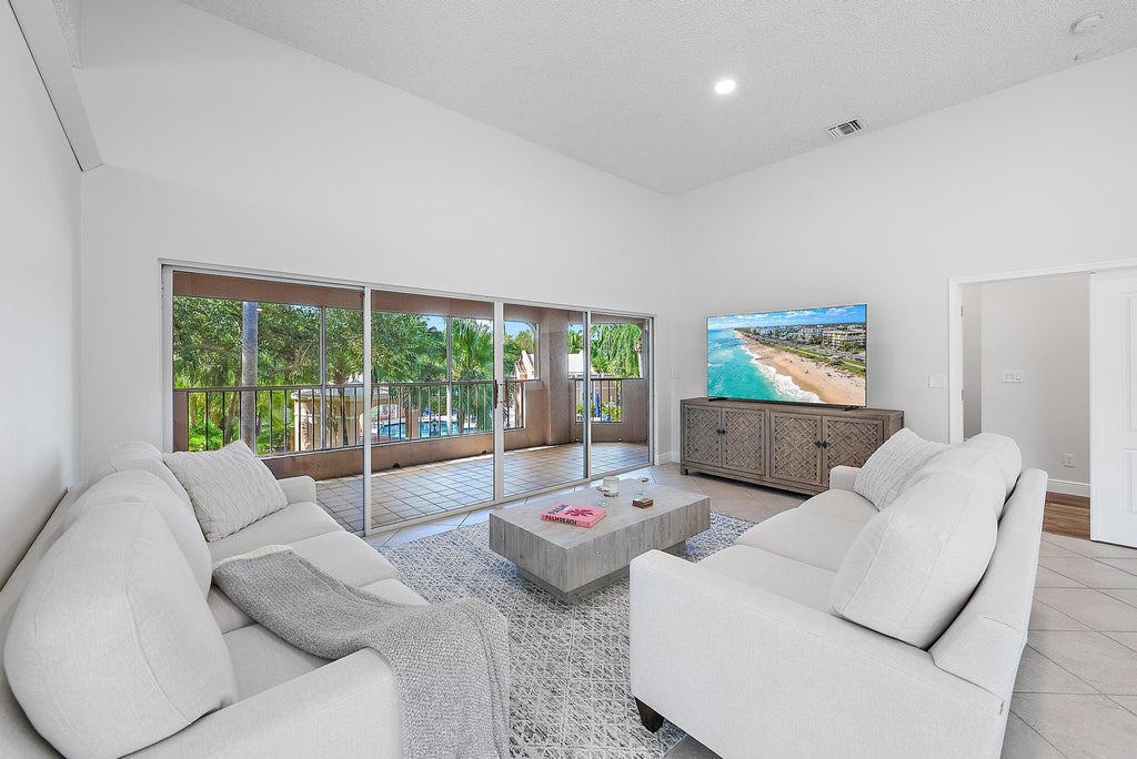 Photo of 202 Legendary Circle, Palm Beach Gardens, FL 33418 (MLS # R11022985)
