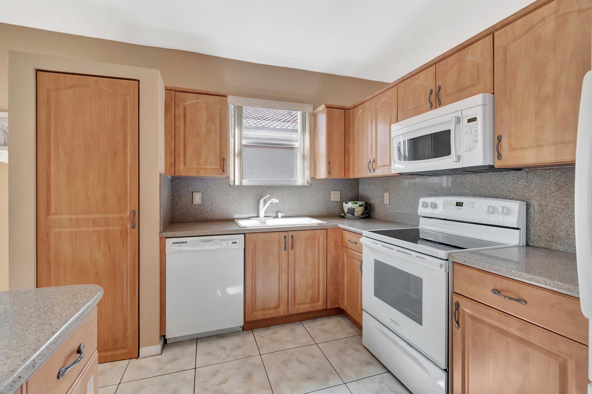 GROVE ISLE - Residential