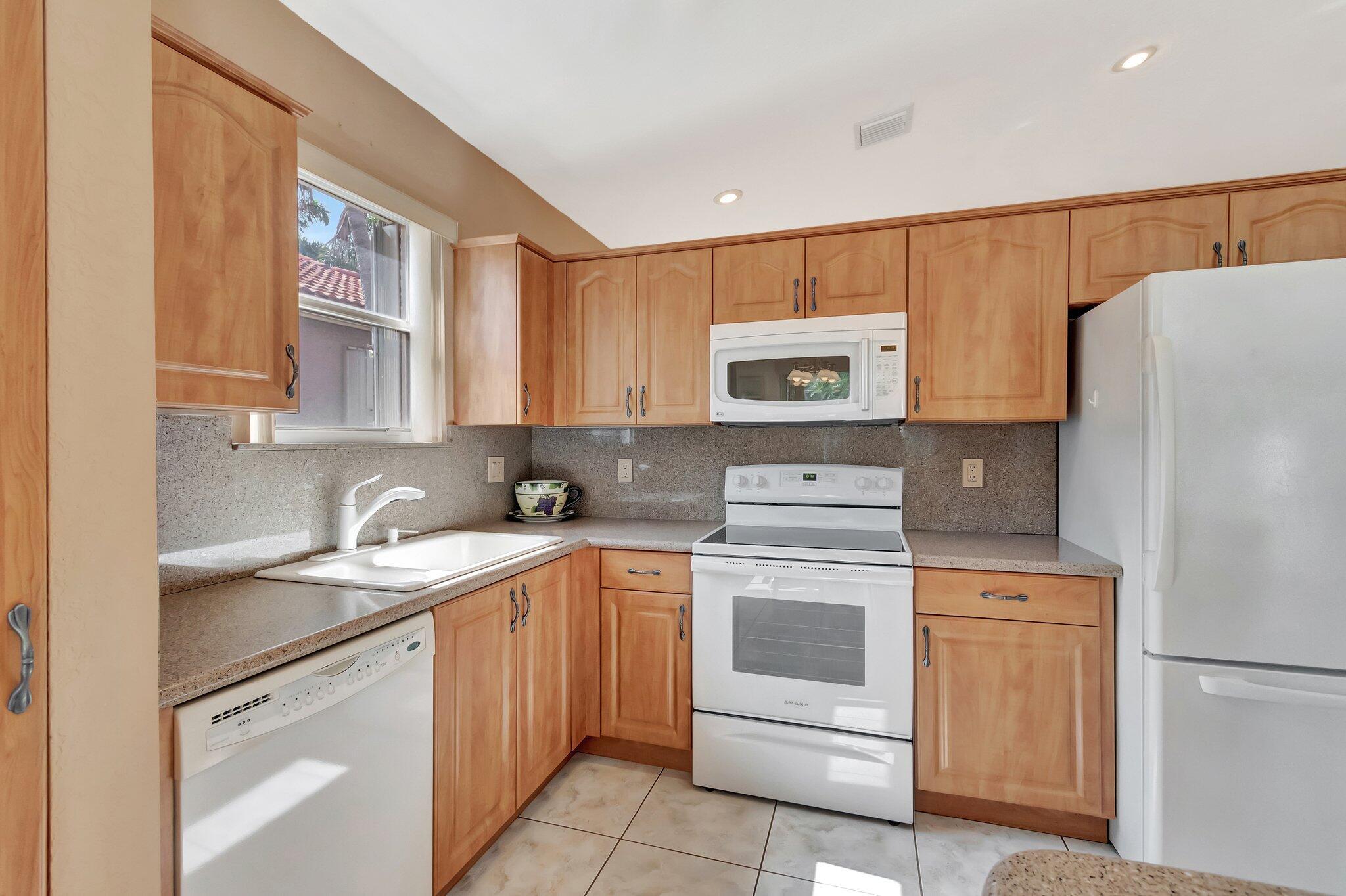 GROVE ISLE - Residential